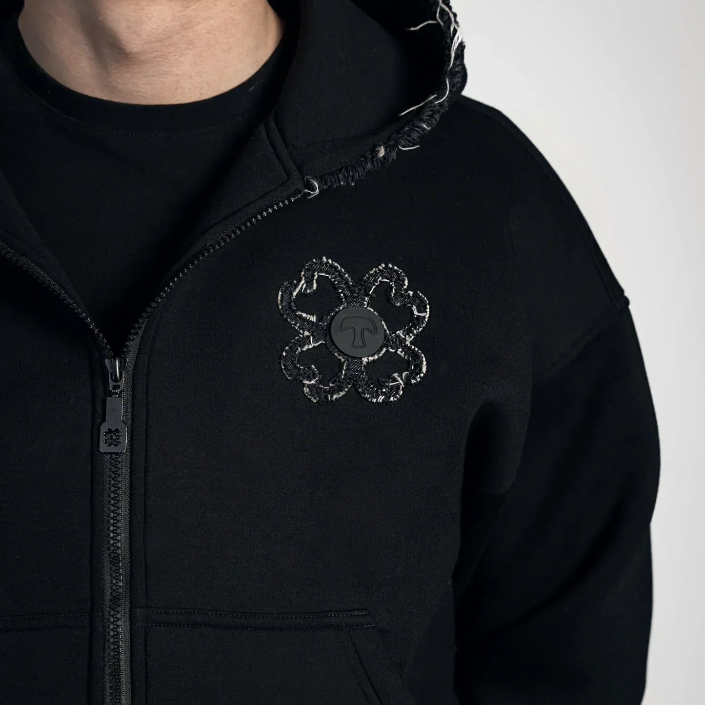 TOROM - BLACK HOODIE